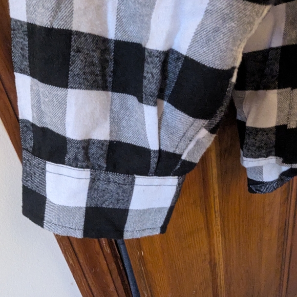 Men's Black and White Checkered Shirt - Picture 4 of 4